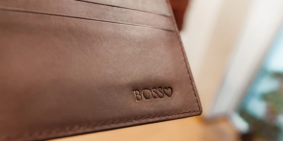 چرم امباس‌شده  (Embossed Leather) 